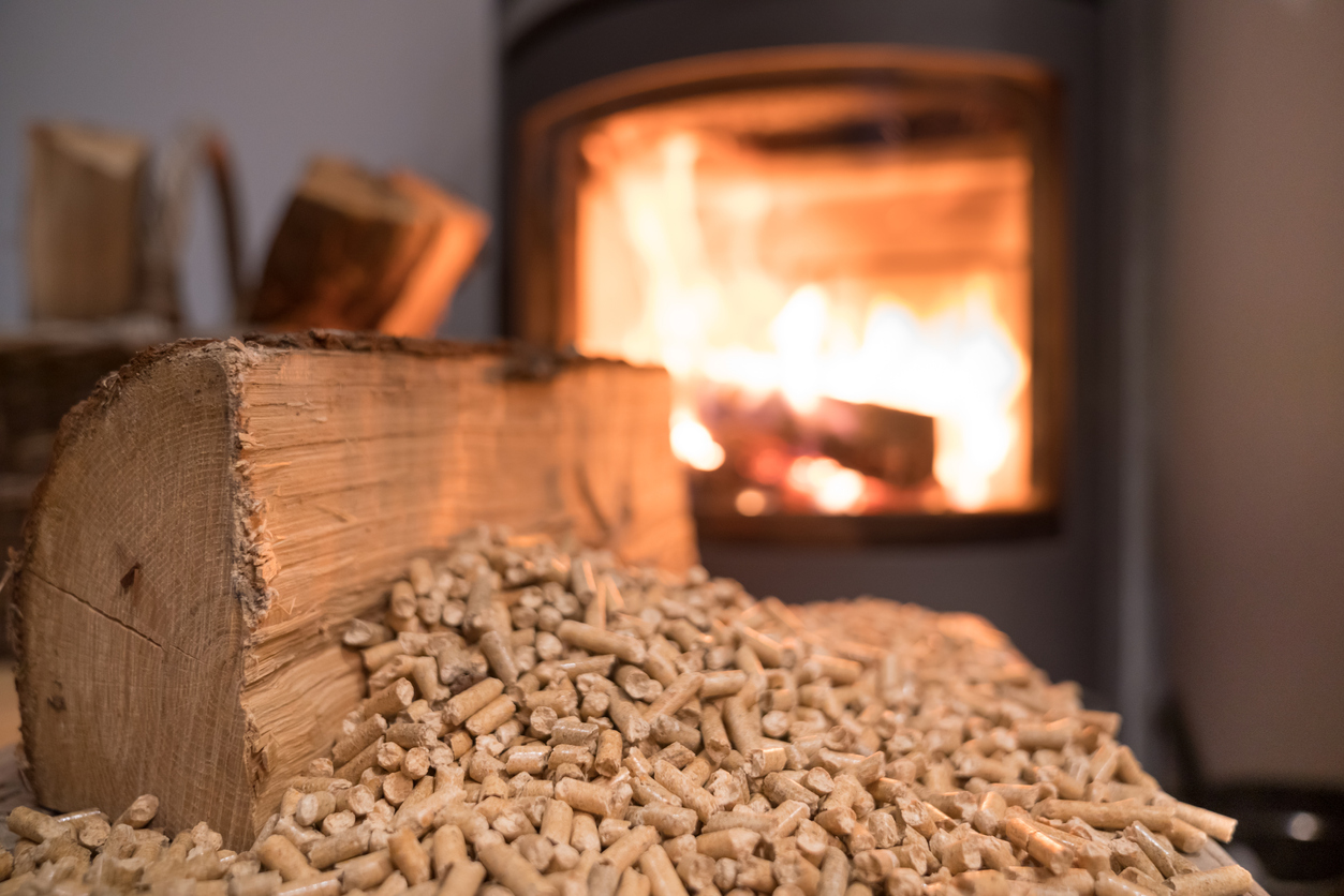 Guide complet sur les poêles de chauffage : tout savoir sur cette option écologique et chaleureuse pour votre maison